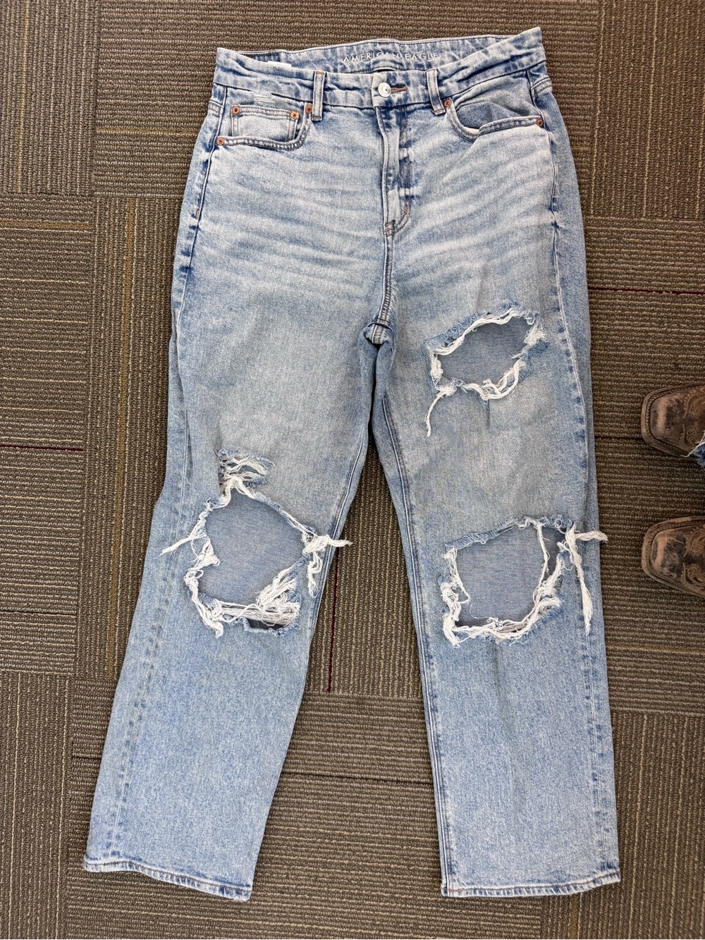 American Eagle Stretch Distressed Jeans Women’s Size 10 Regular Light Wash